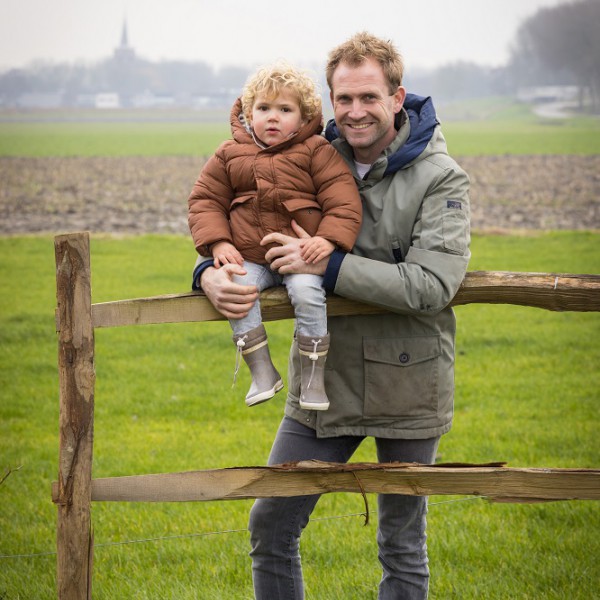 Van Vliet Duurzaamhout - Boer Tom Van Vliet Duurzaamhout - Boer Tom