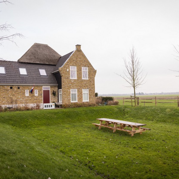 Van Vliet Duurzaamhout - Boer Tom Van Vliet Duurzaamhout - Boer Tom